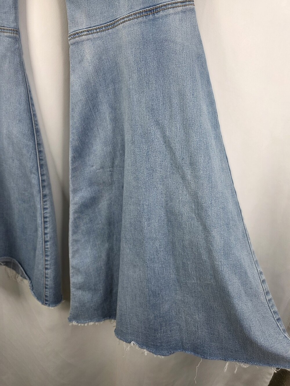 FREE PEOPLE Size 27 Just Float On Flare Jeans Bell Bottoms RAW Hem High Waist - Picture 11 of 16
